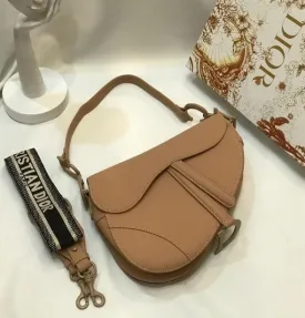 Iconic Bags for a Chic Look - 6912