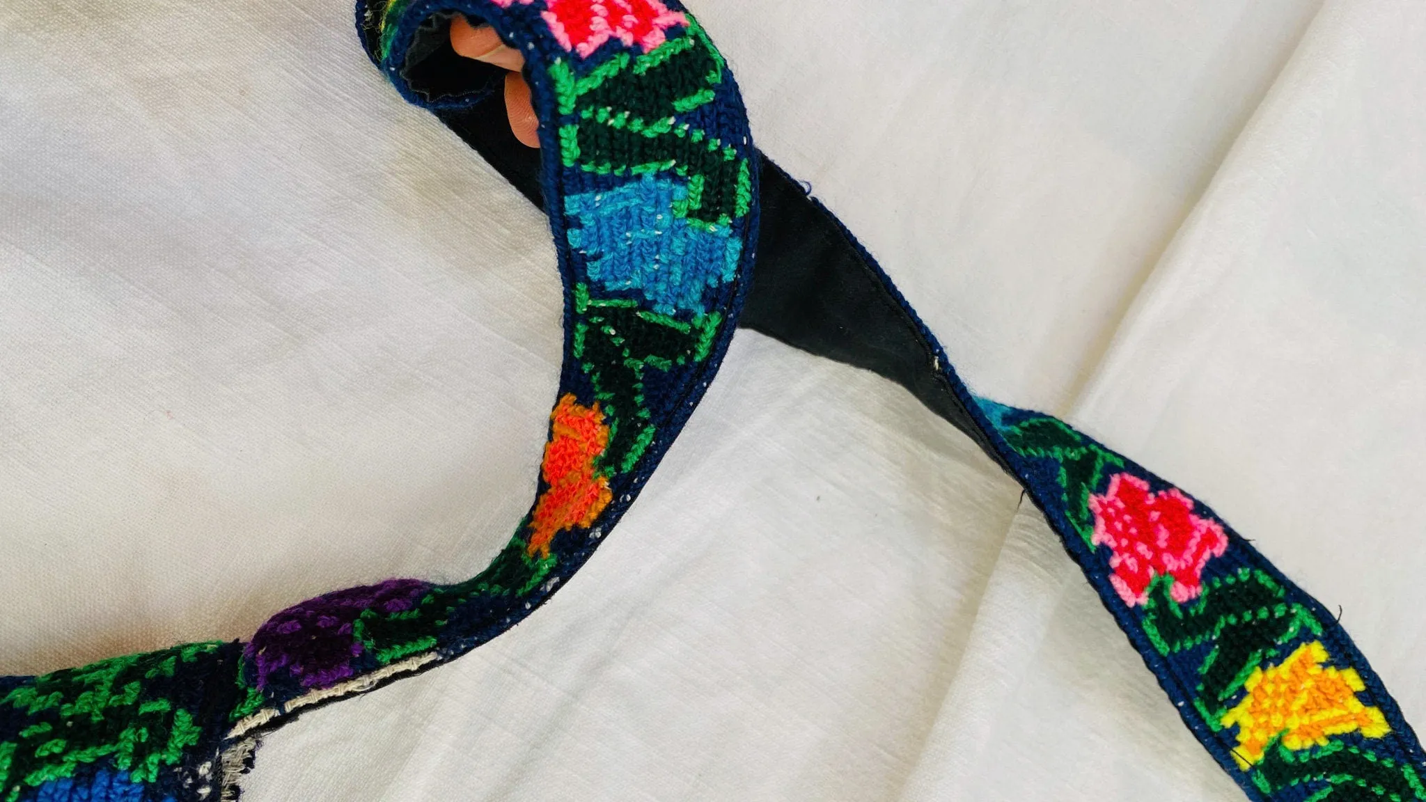 Oxchuc Embroidered Shoulder Bag.