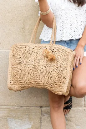 Straw Traveler Tote with Zipper Closure and Spacious Interior Pockets