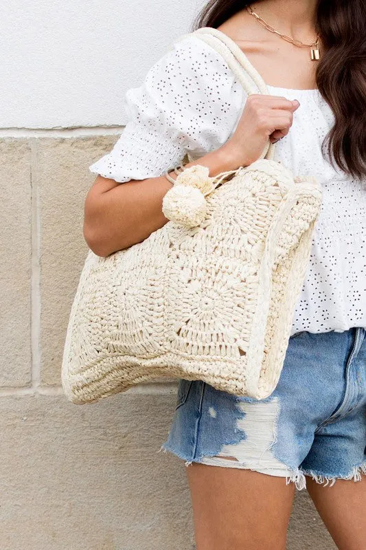 Straw Traveler Tote with Zipper Closure and Spacious Interior Pockets