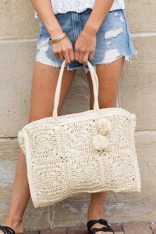 Straw Traveler Tote with Zipper Closure and Spacious Interior Pockets